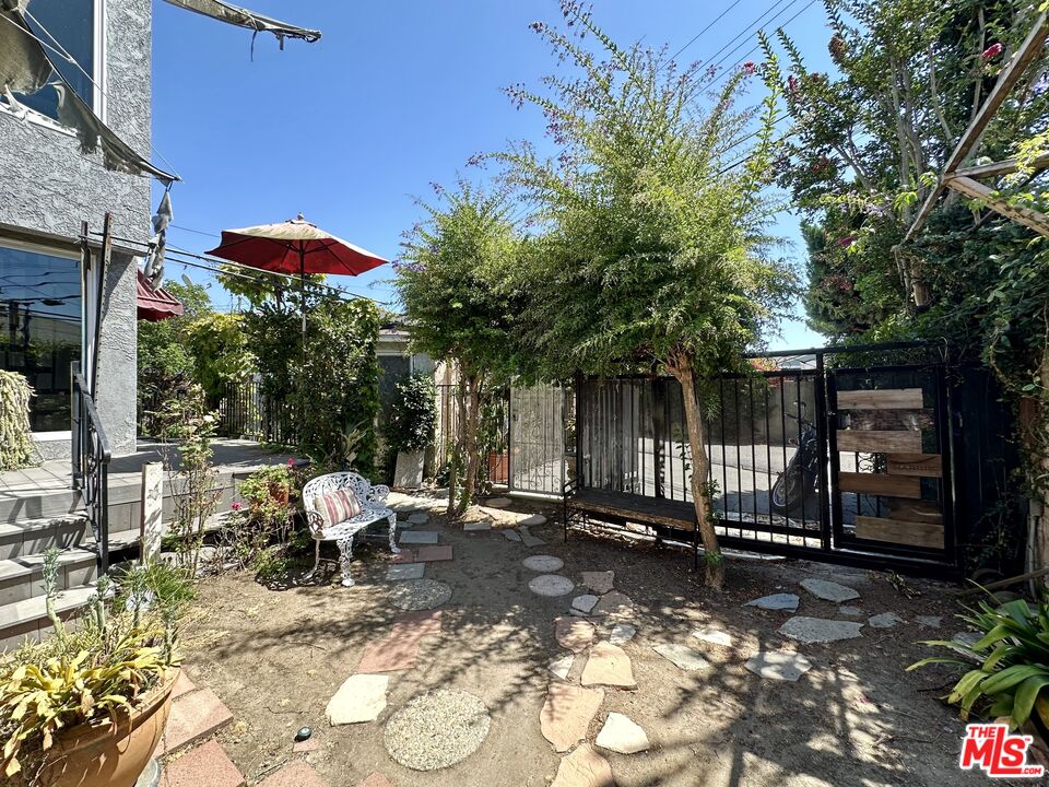 11122 Exposition Blvd