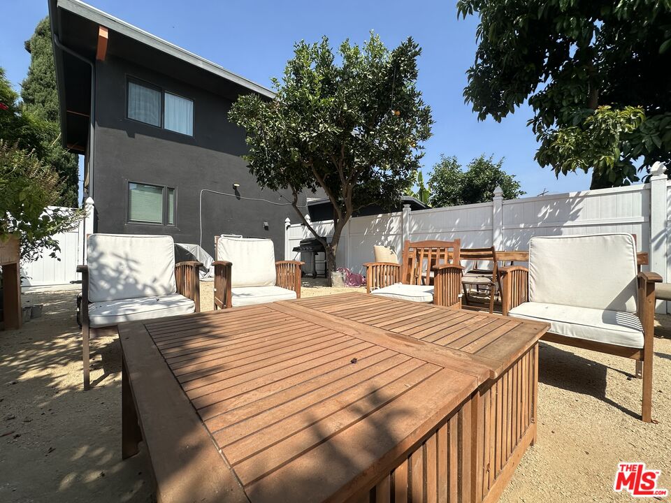 330 Parkman Ave Unit: 1/2