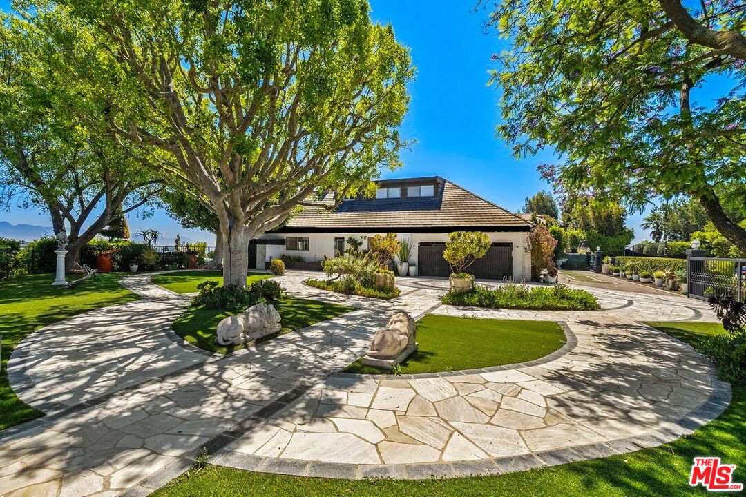 8416 Skyline Dr
