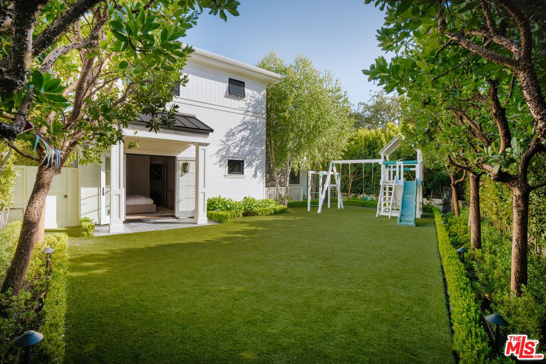 808 SAN VICENTE BLVD