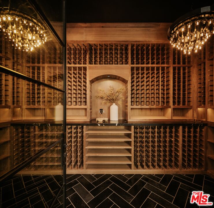 808 SAN VICENTE BLVD