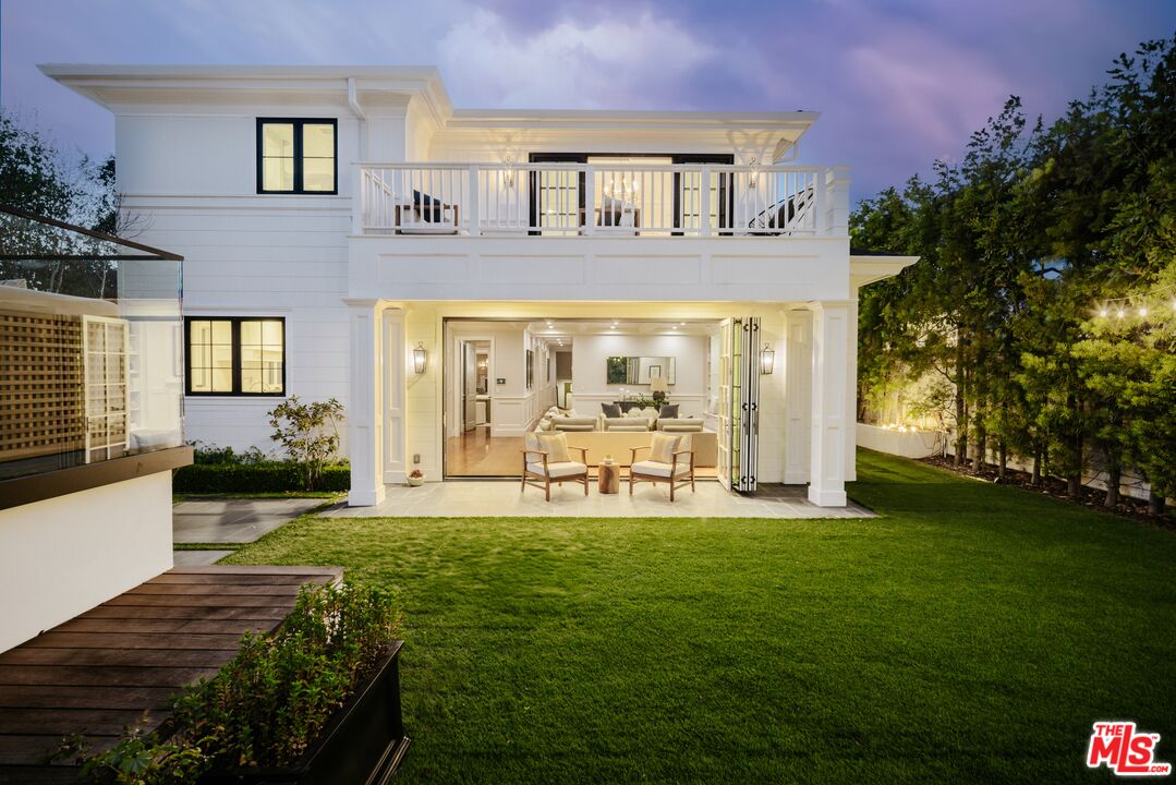 808 SAN VICENTE BLVD