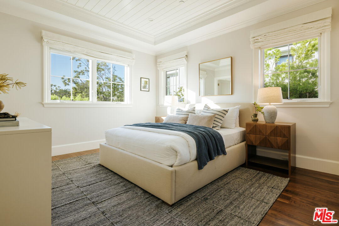 808 SAN VICENTE BLVD