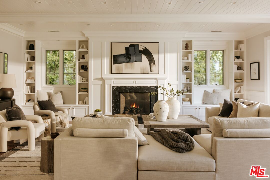 808 SAN VICENTE BLVD