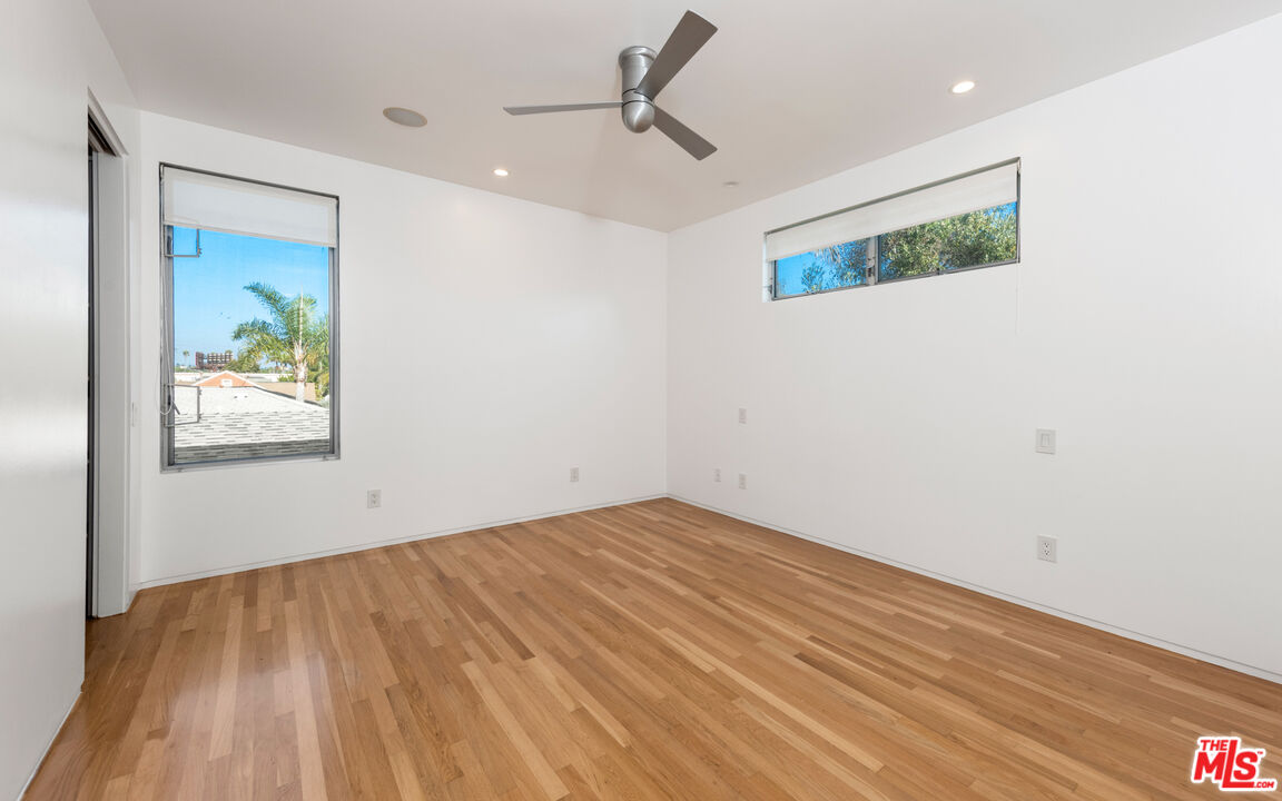 705 Sunset Ave Unit: Front unit