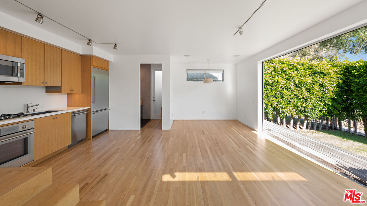 705 Sunset Ave Unit: Front unit