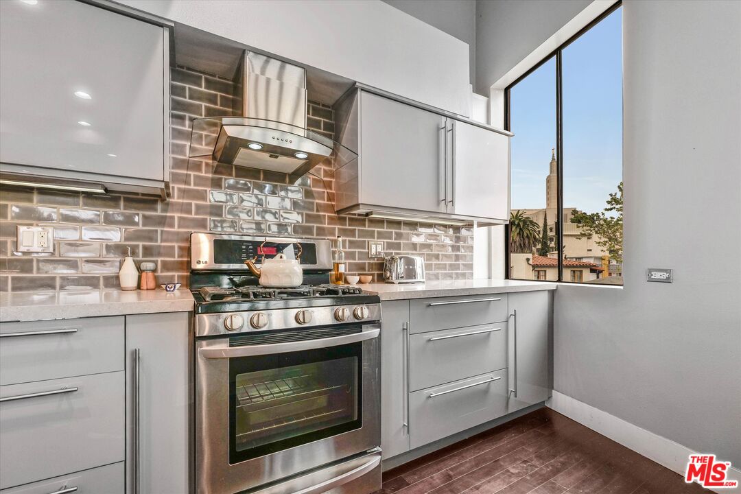 1670 Malcolm Ave Unit: 302