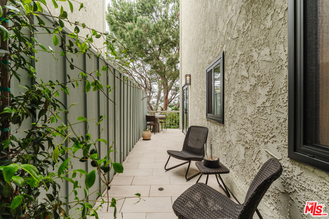 2345 Roscomare Rd Unit: 204