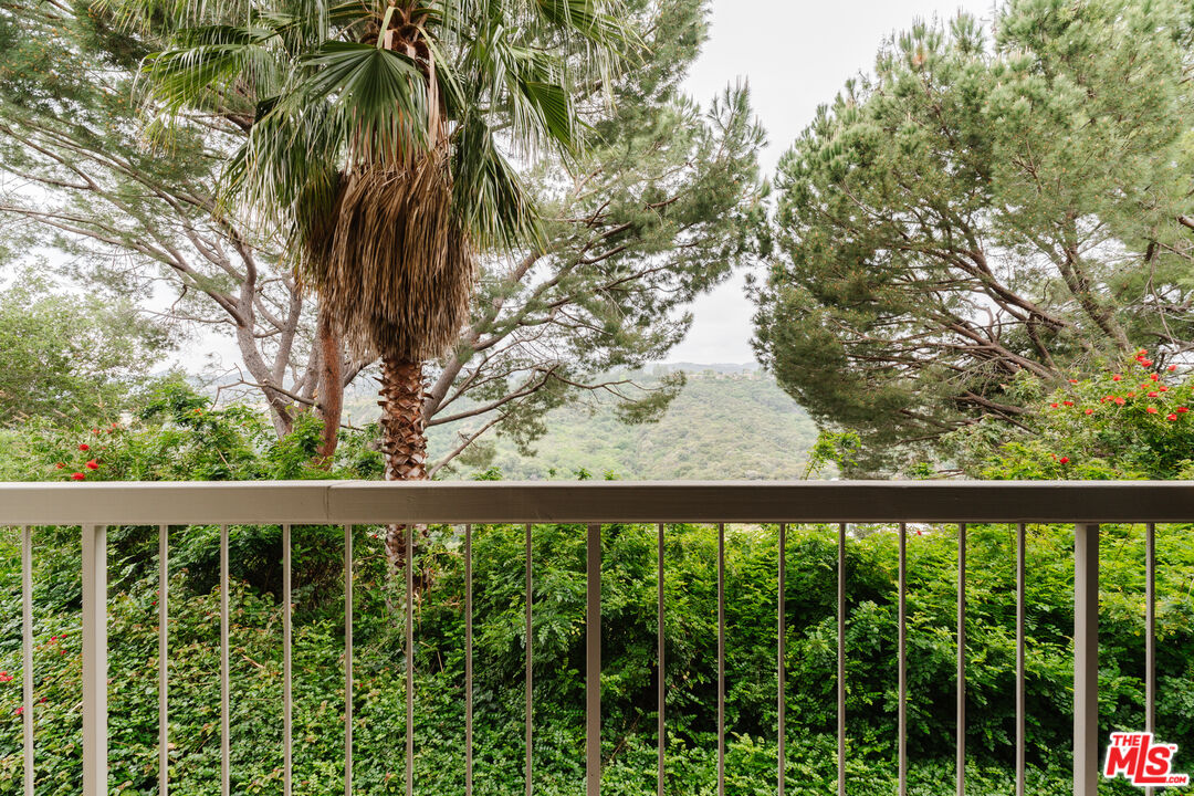 2345 Roscomare Rd Unit: 204