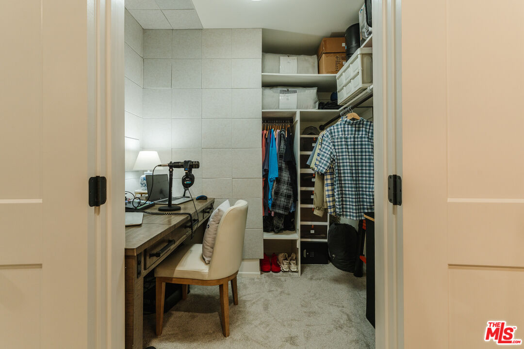 2345 Roscomare Rd Unit: 204