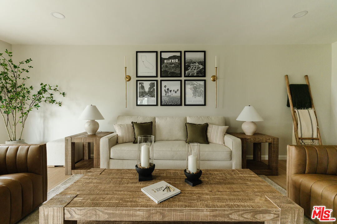 2345 Roscomare Rd Unit: 204