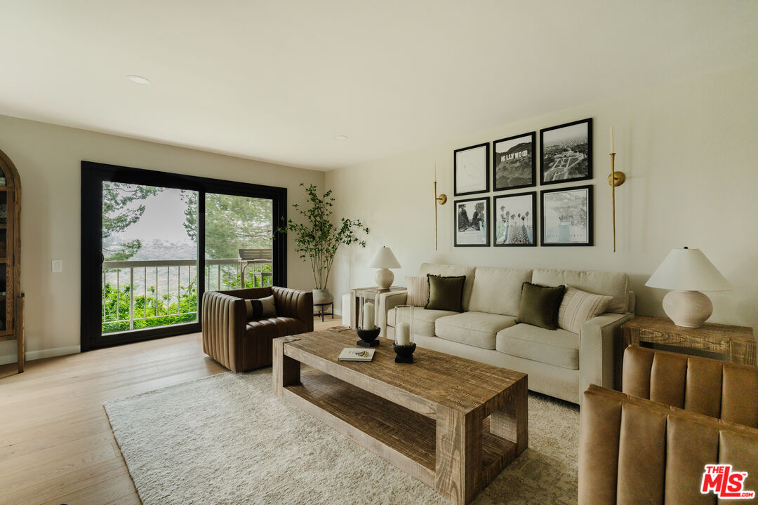 2345 Roscomare Rd Unit: 204