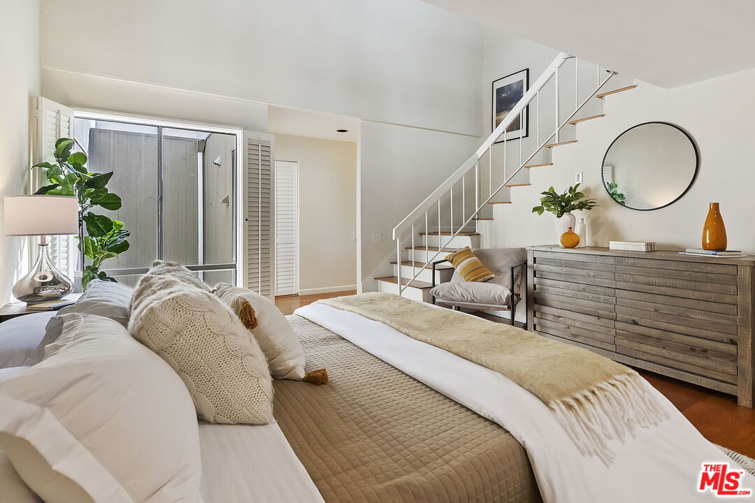 1220 Manning Ave Unit: 4
