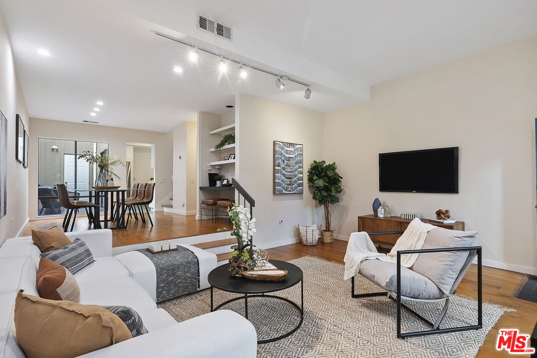 1220 Manning Ave Unit: 4