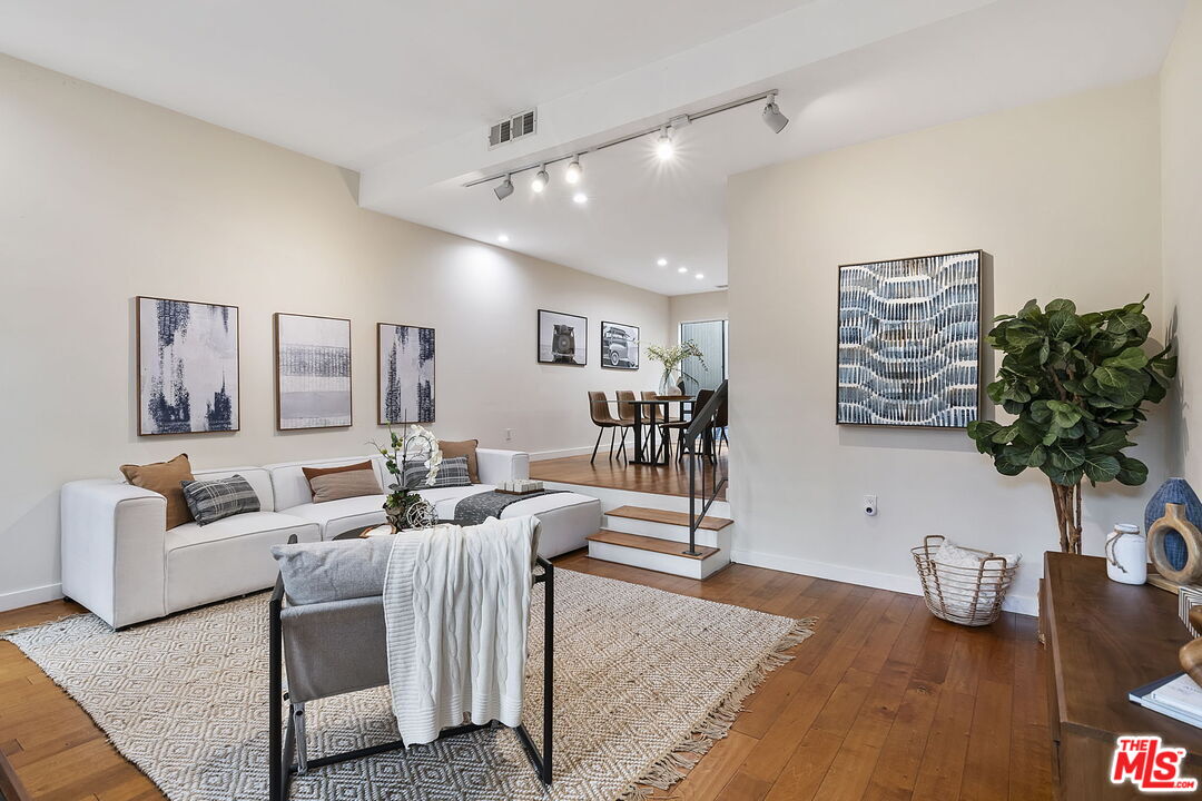 1220 Manning Ave Unit: 4