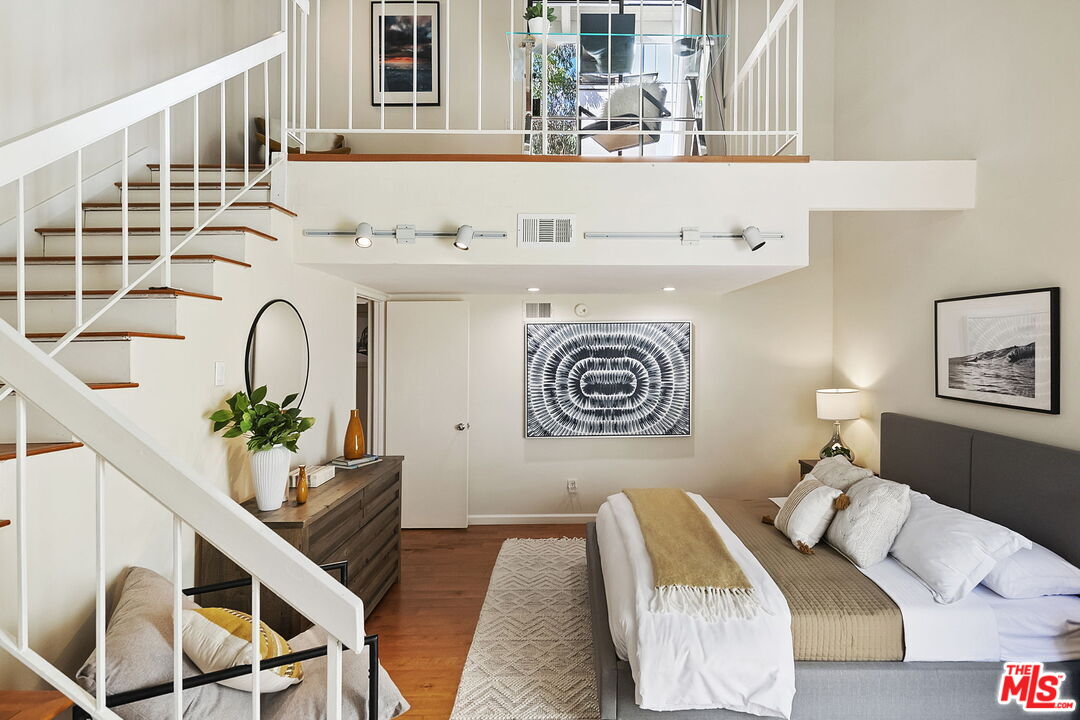 1220 Manning Ave Unit: 4