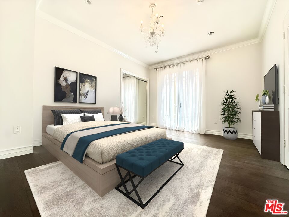 208 S Lasky Dr Unit: 201