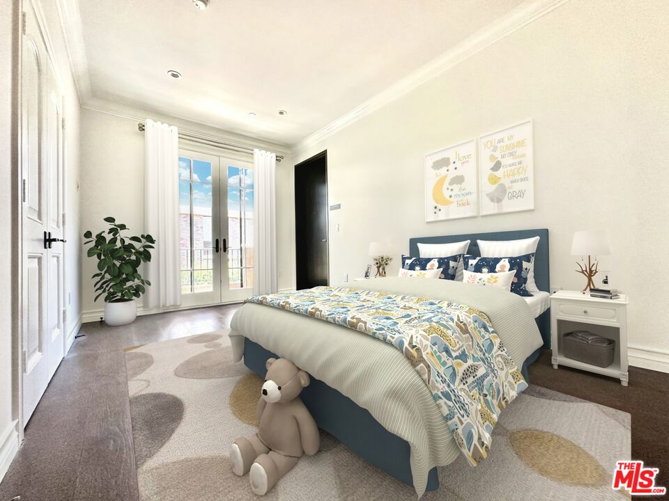 208 S Lasky Dr Unit: 201