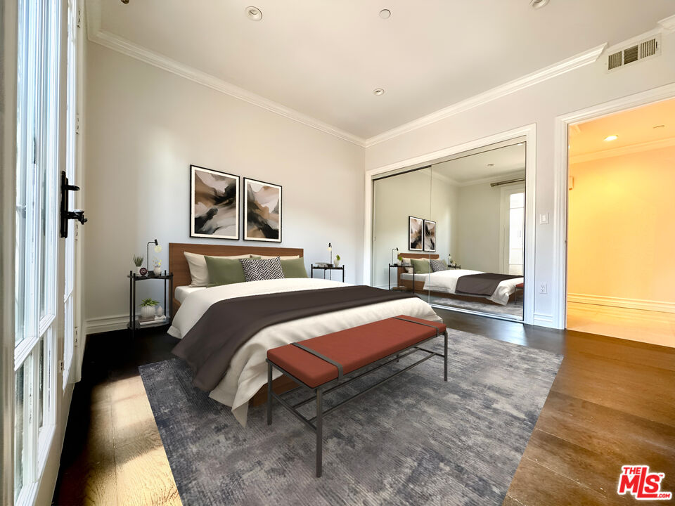 208 S Lasky Dr Unit: 201