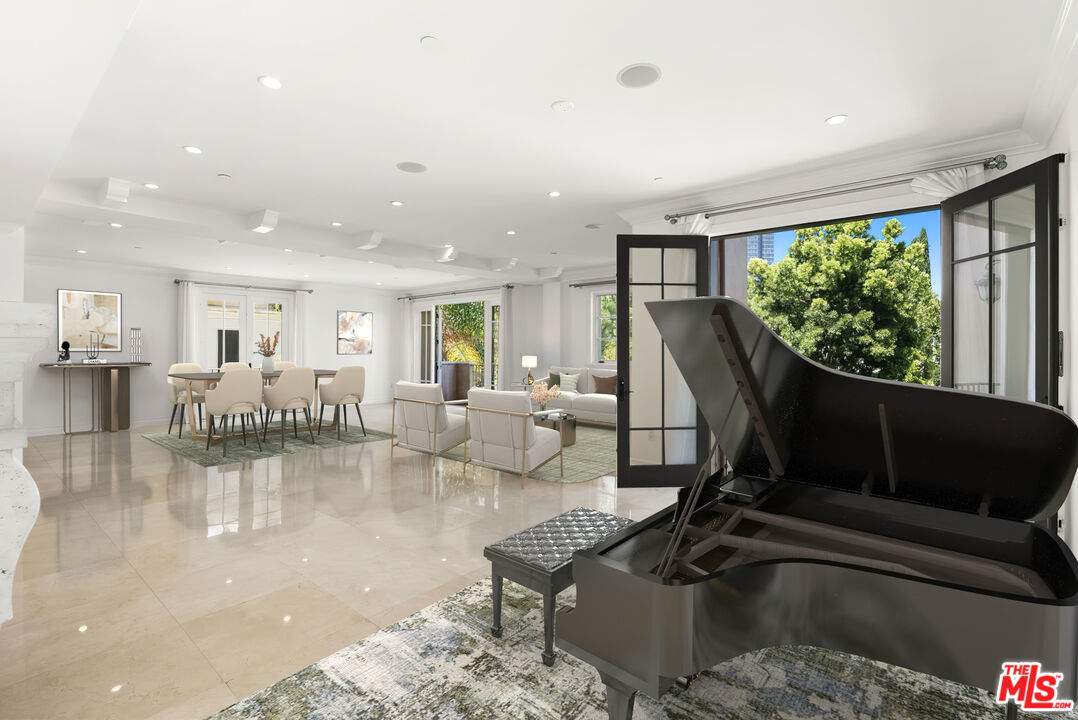 208 S Lasky Dr Unit: 201