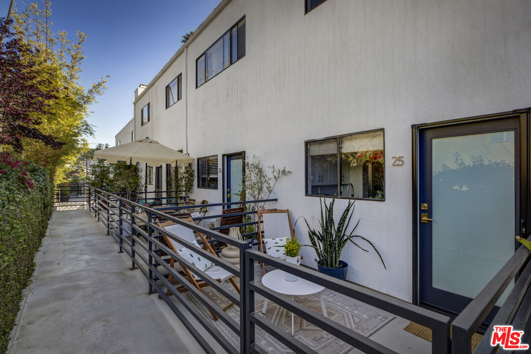 2500 Abbot Kinney Blvd Unit: 25