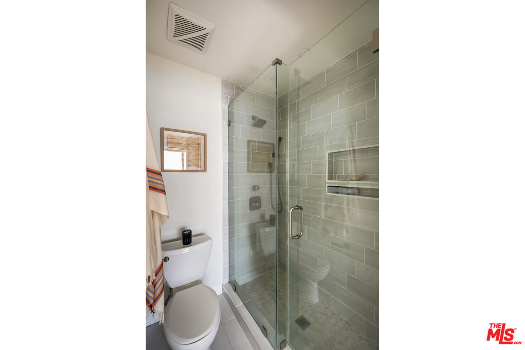 2500 Abbot Kinney Blvd Unit: 25