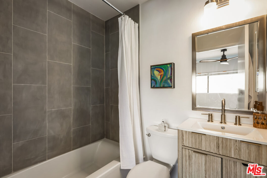 2500 Abbot Kinney Blvd Unit: 25