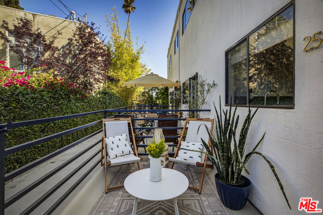2500 Abbot Kinney Blvd Unit: 25
