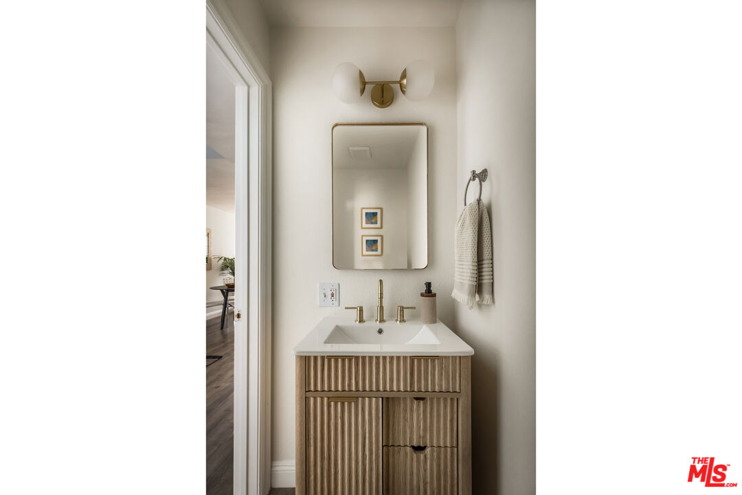 2500 Abbot Kinney Blvd Unit: 25