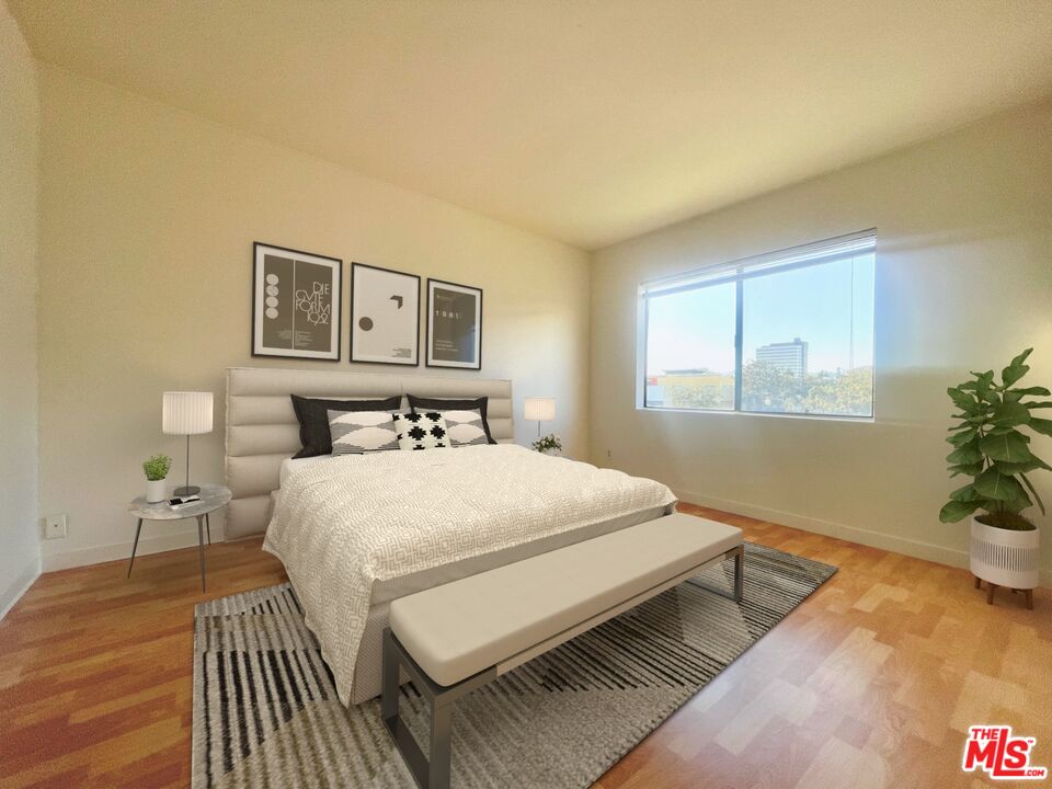 1610 Broadway Unit: #303