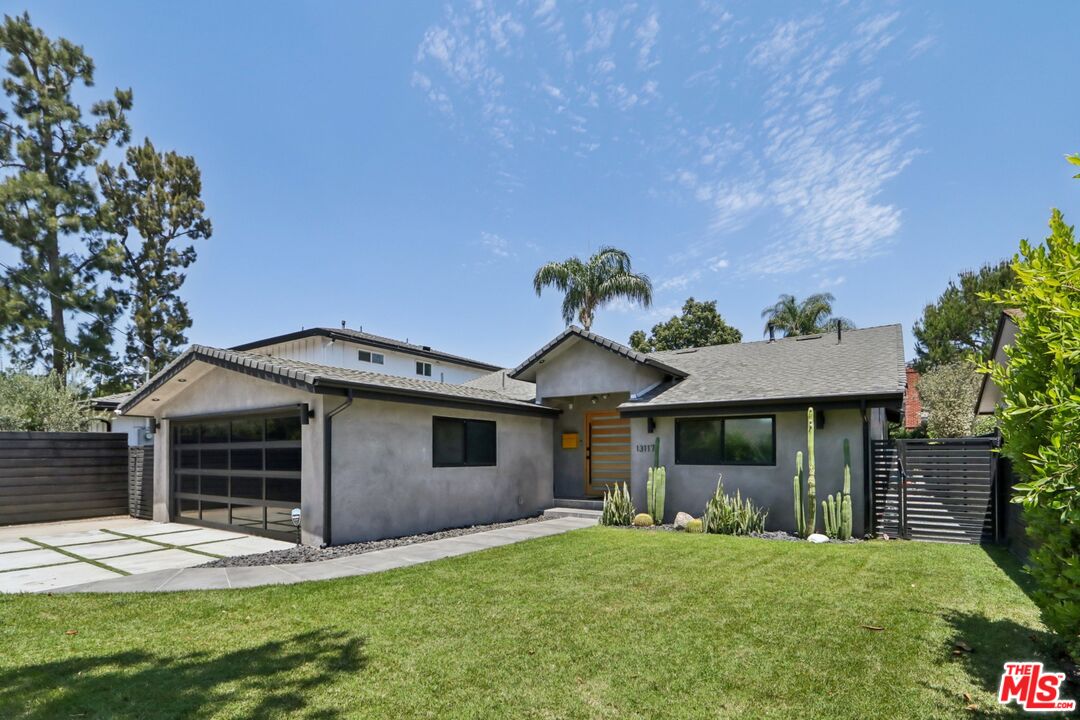 13117 Magnolia Blvd