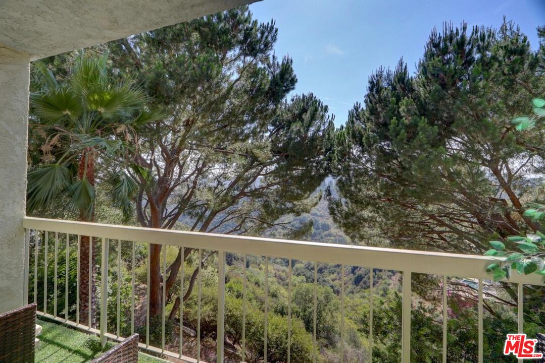 2345 Roscomare Rd Unit: 303