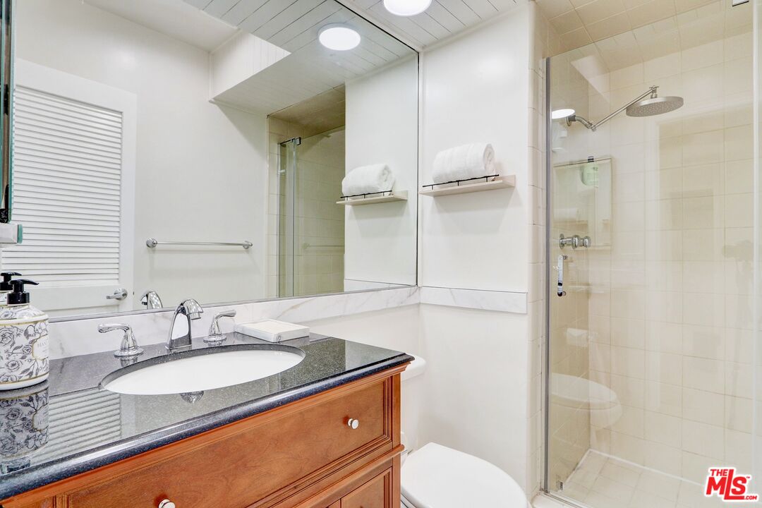 2345 Roscomare Rd Unit: 303