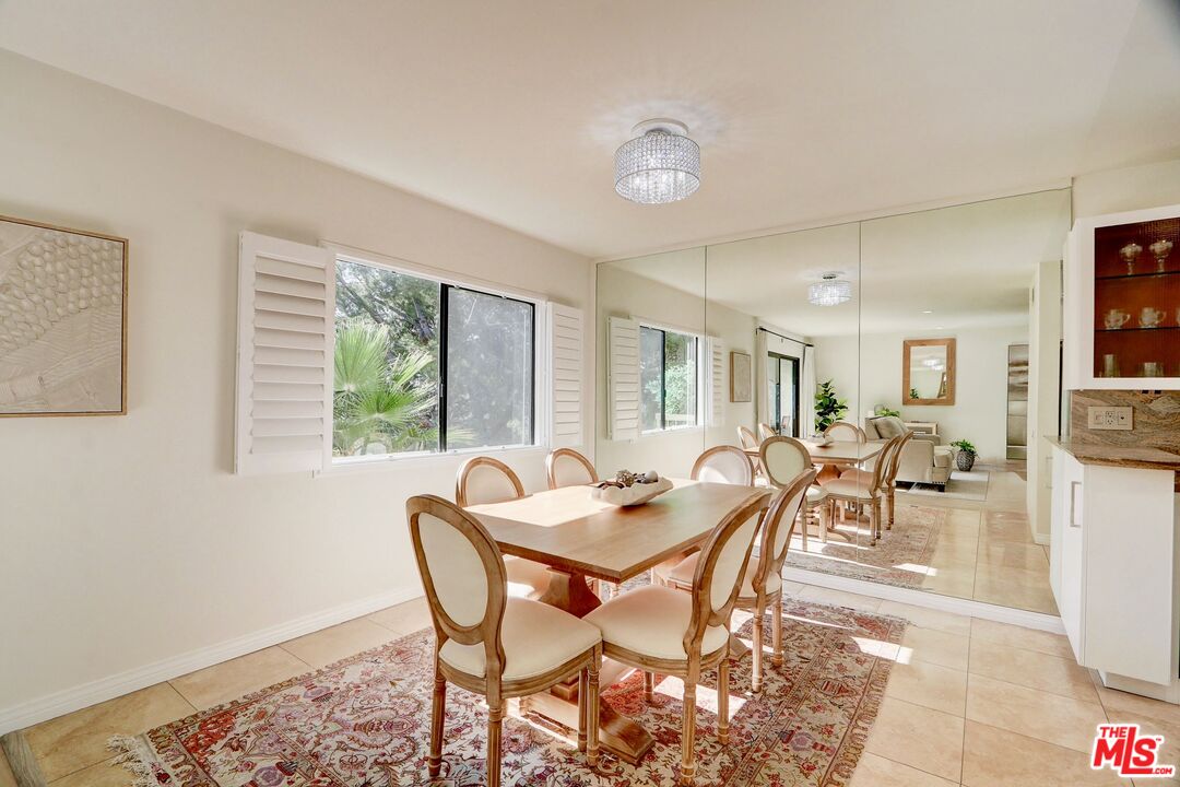 2345 Roscomare Rd Unit: 303