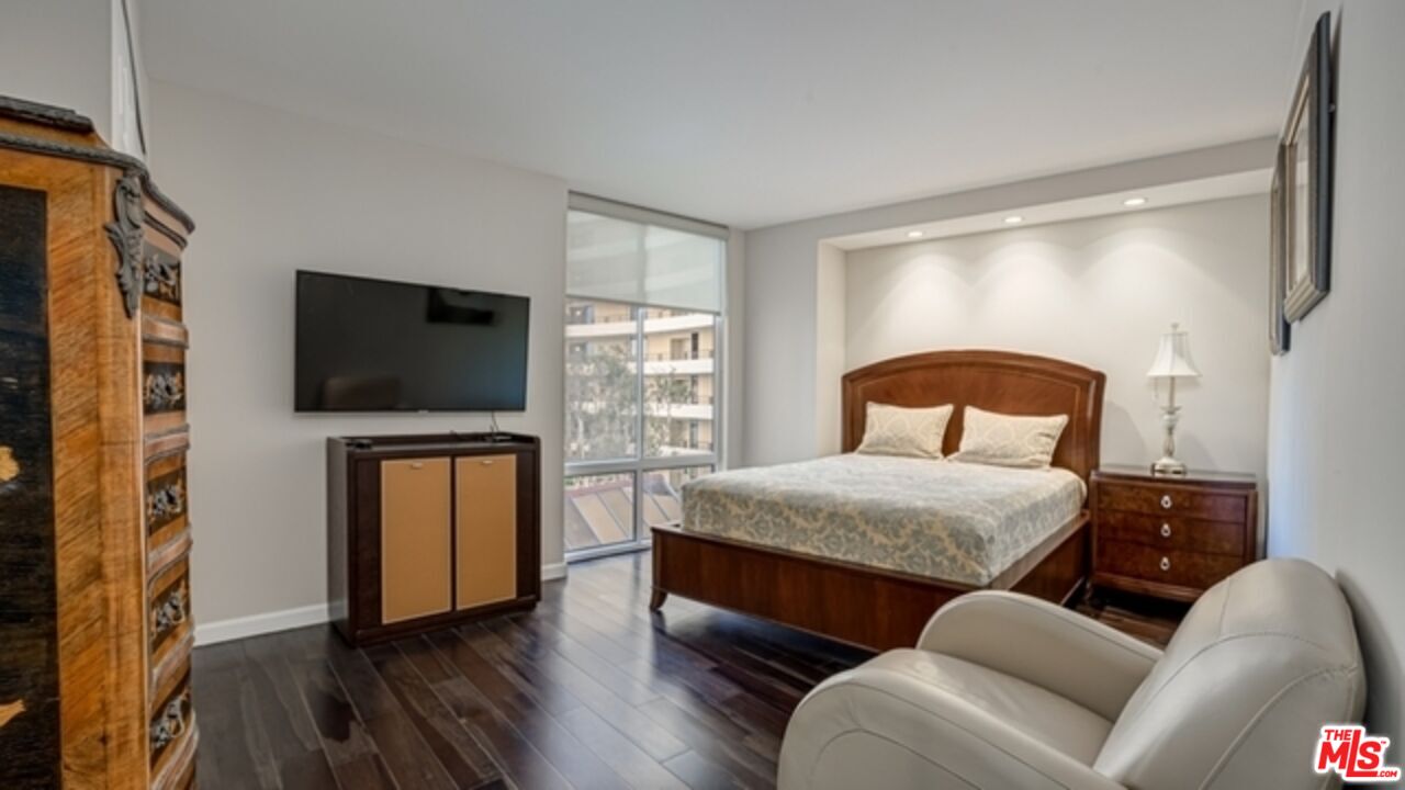 4265 Marina City Dr Unit: 301