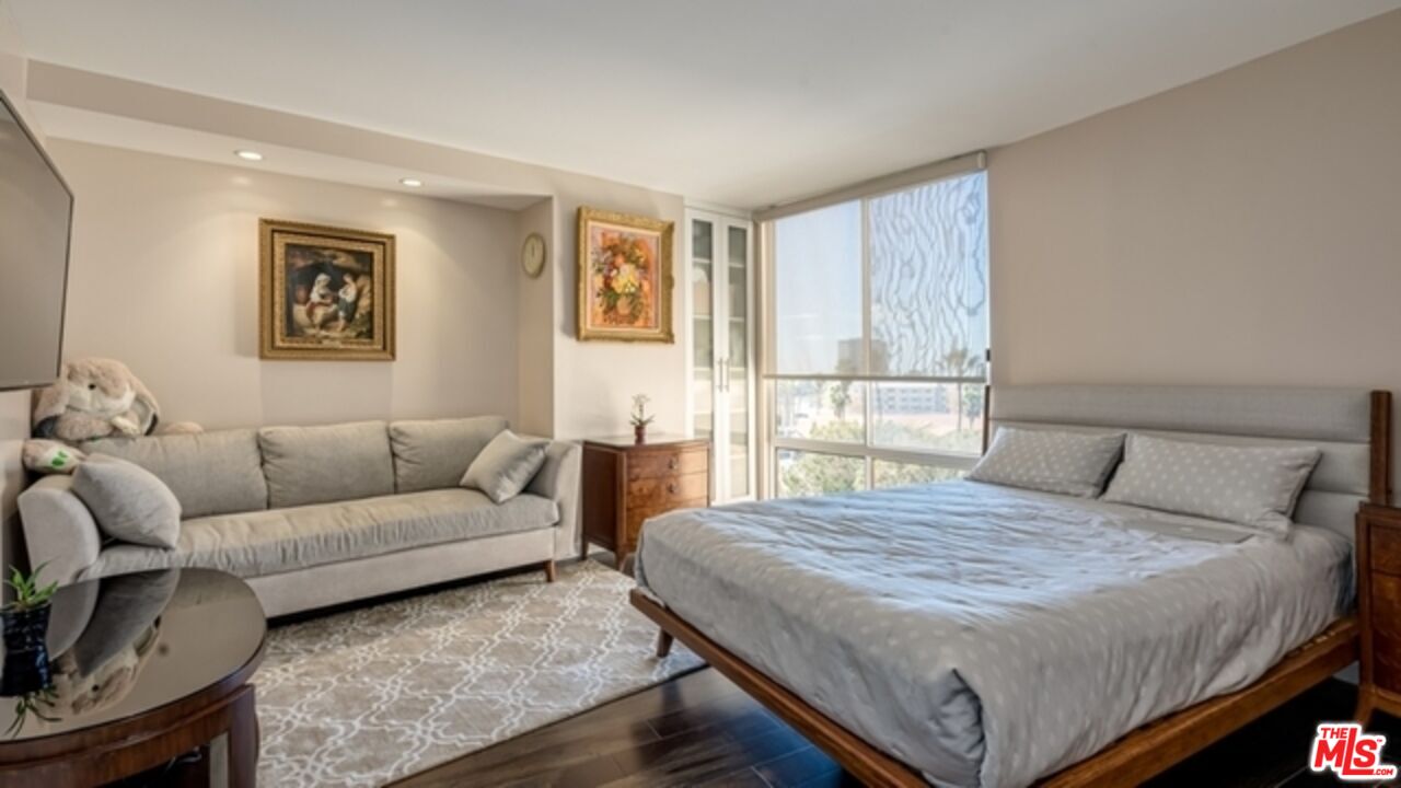 4265 Marina City Dr Unit: 301