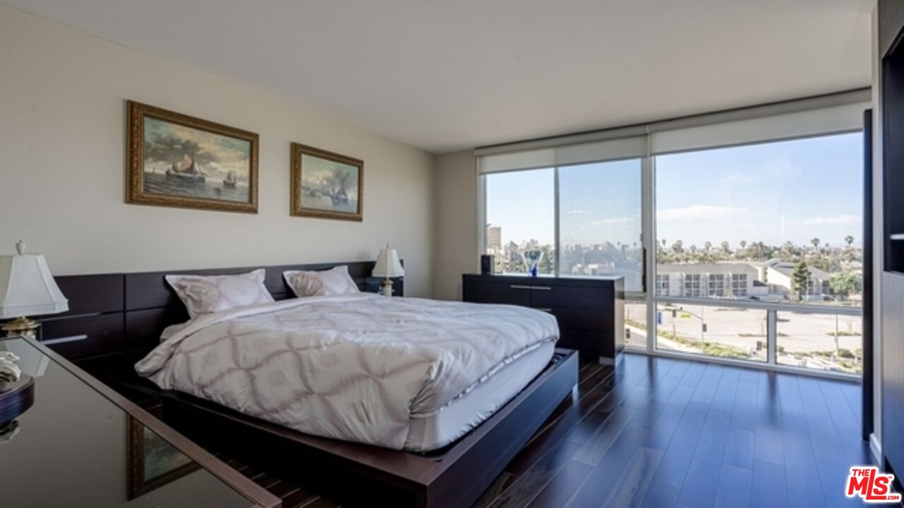 4265 Marina City Dr Unit: 301