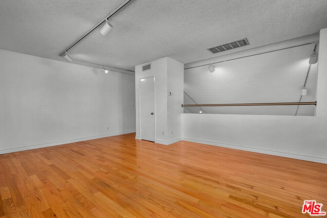 938 5th St Unit: 1