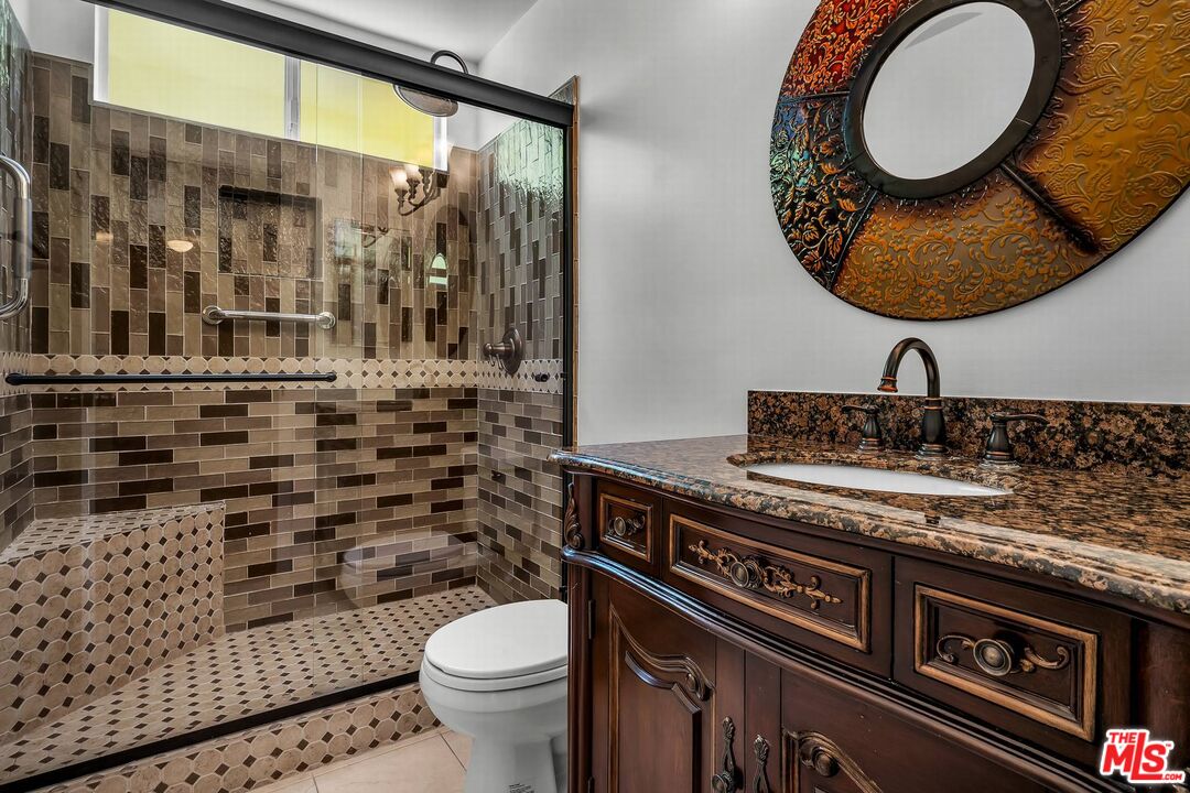 938 5th St Unit: 1