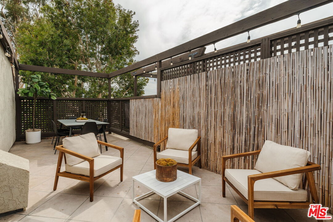 950 N Kings Rd Unit: 315