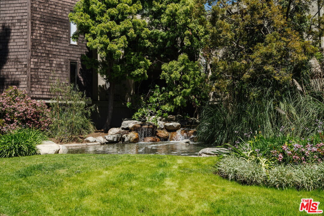 950 N Kings Rd Unit: 315