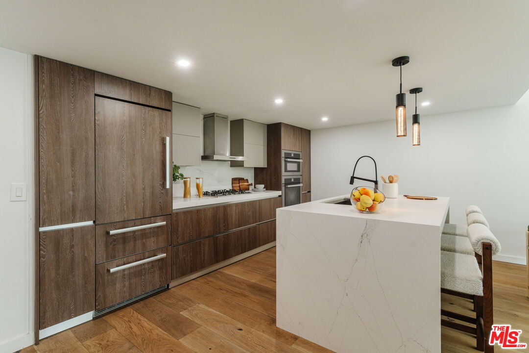 950 N Kings Rd Unit: 315