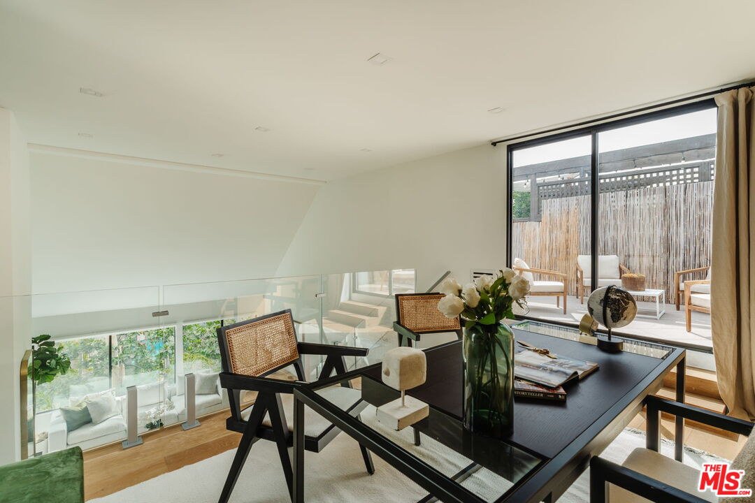 950 N Kings Rd Unit: 315