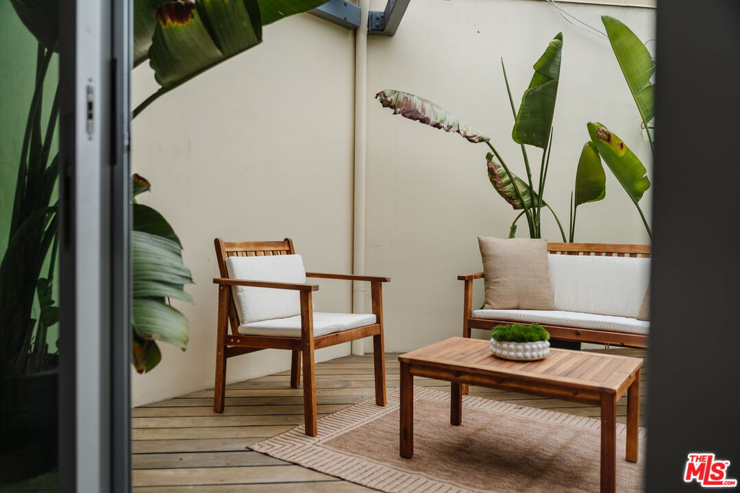 255 Main St Unit: 305