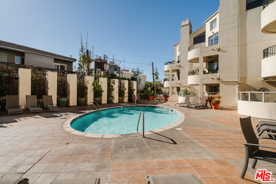 255 Main St Unit: 305