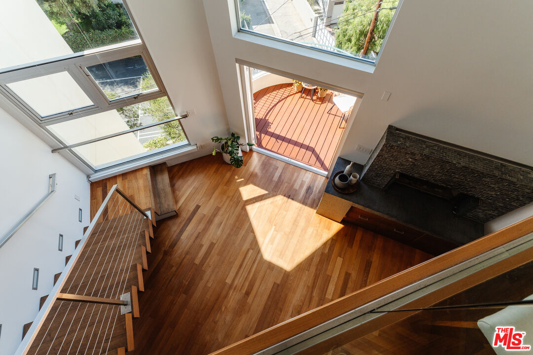 255 Main St Unit: 305