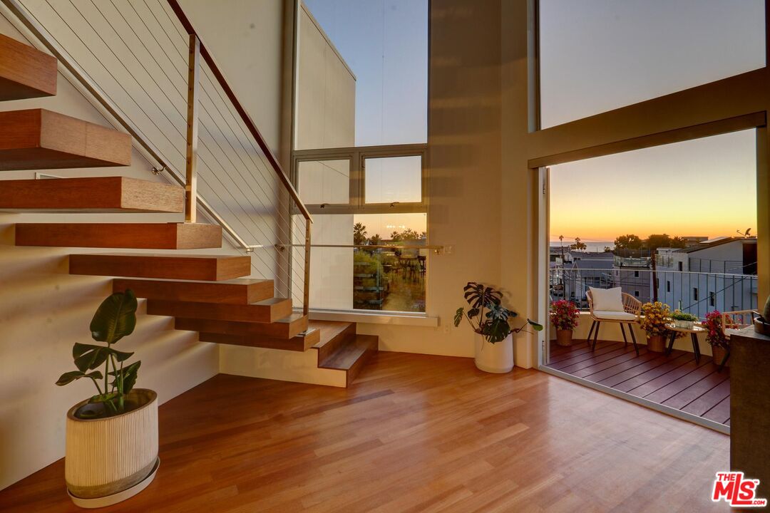 255 Main St Unit: 305