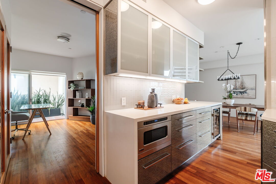 255 Main St Unit: 305