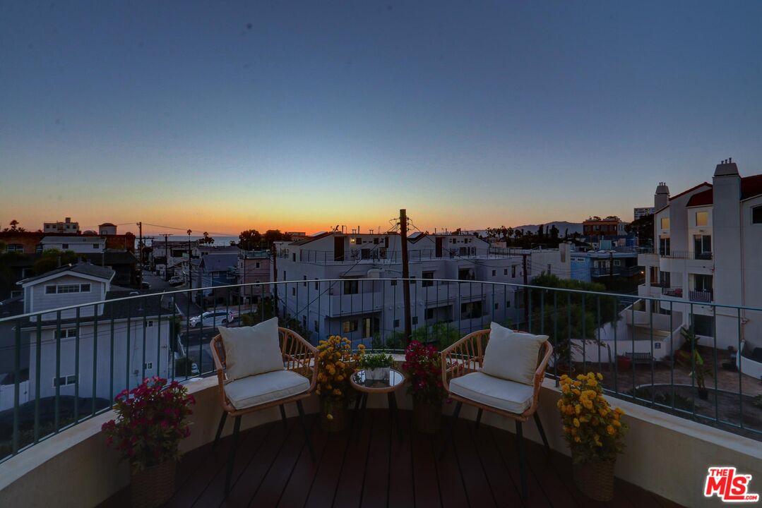 255 Main St Unit: 305