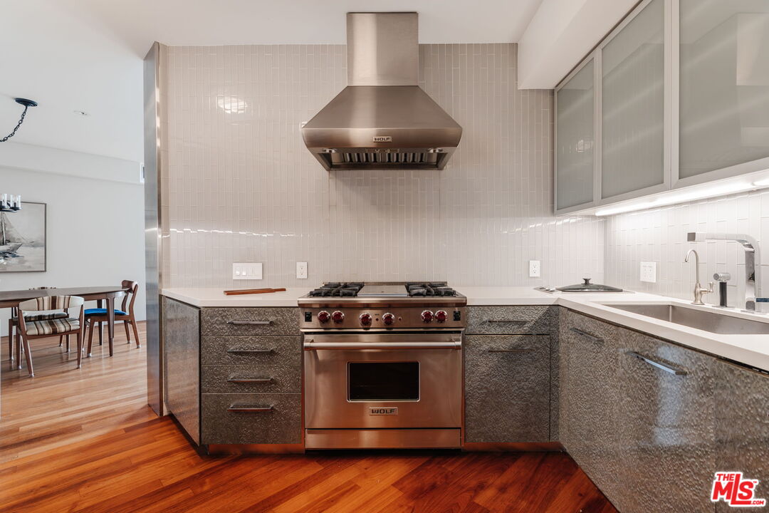 255 Main St Unit: 305